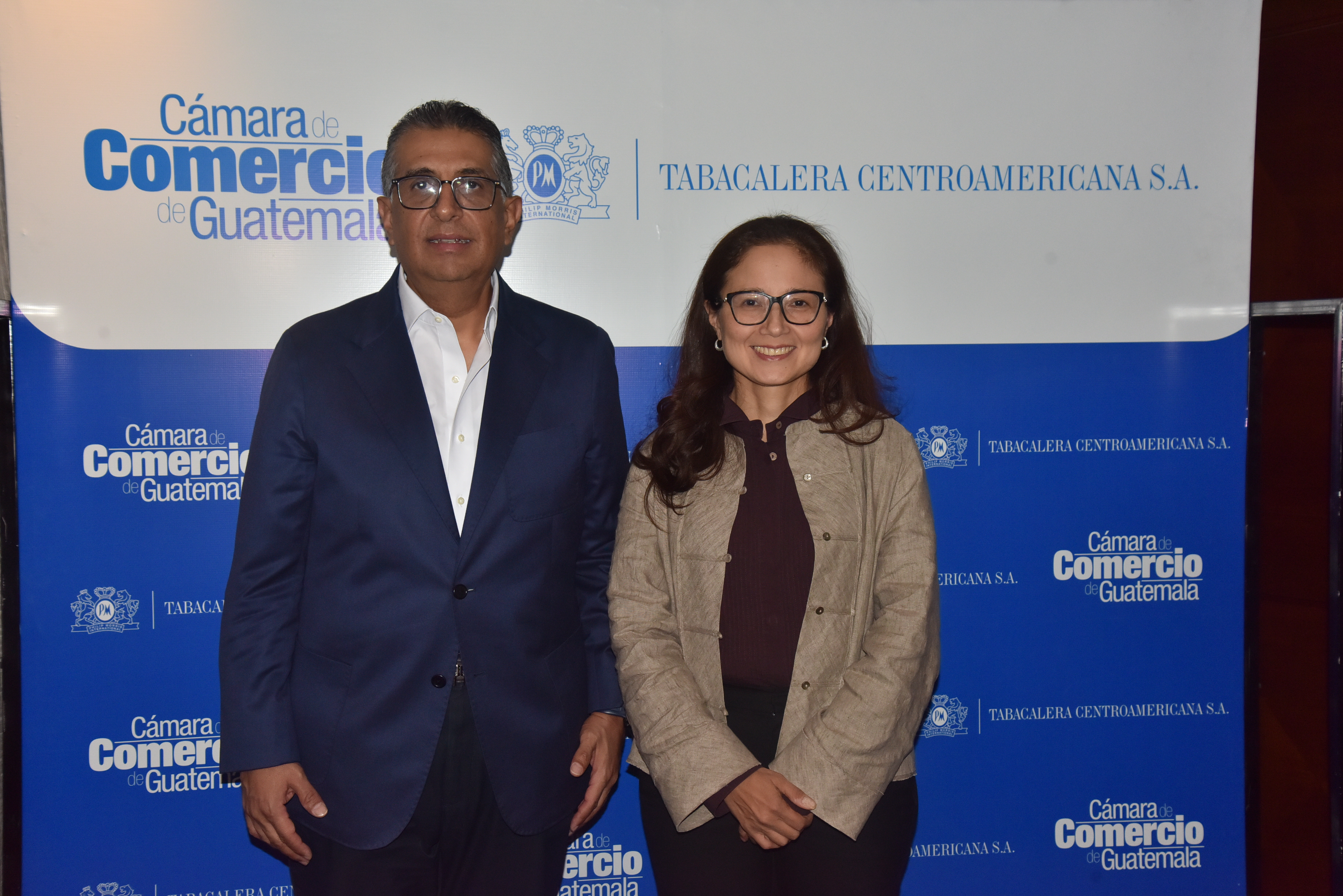 TACASA y Cámara de Comercio de Guatemala unen esfuerzos para promover la no venta de vapes a menores de edad